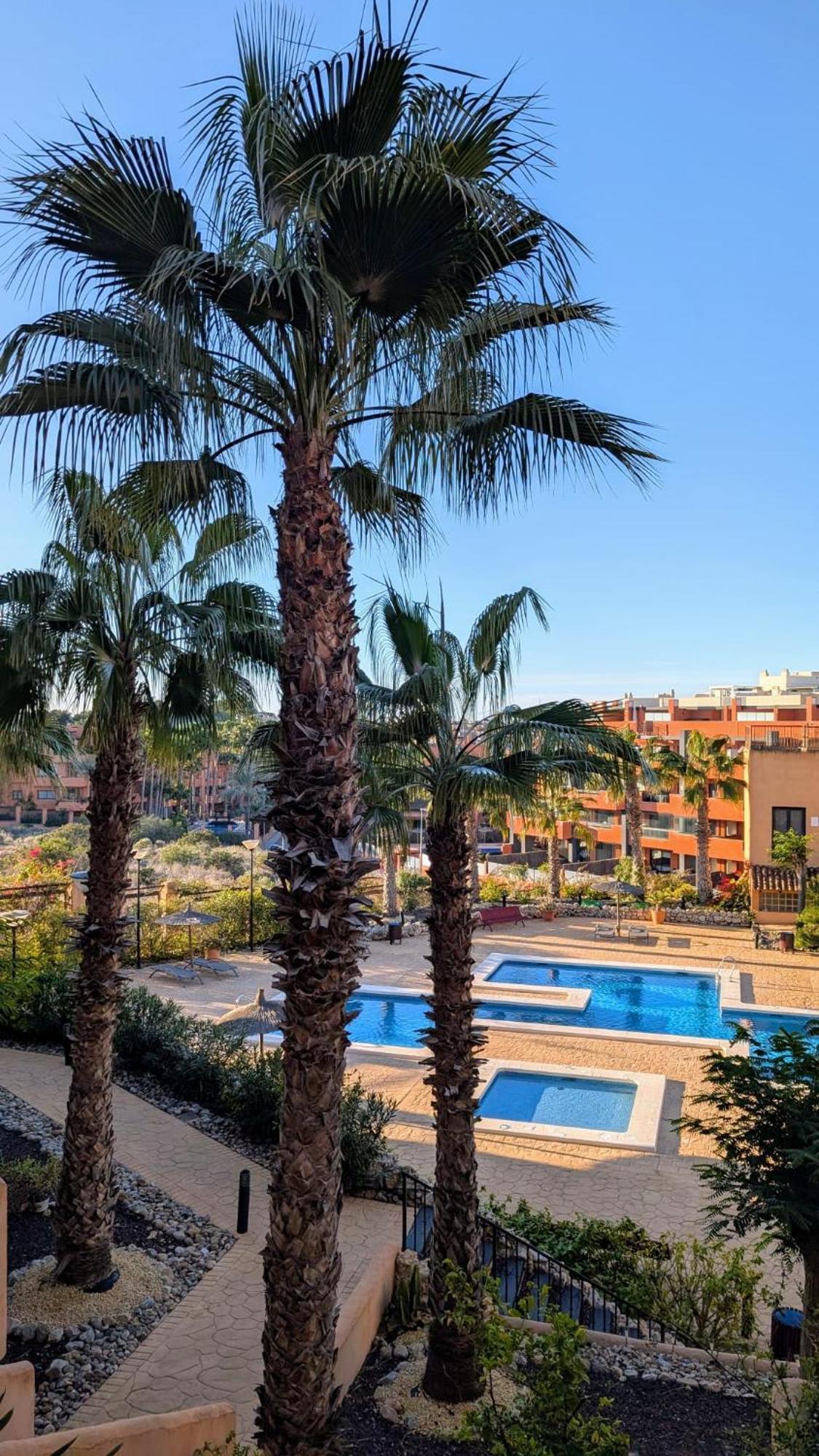 Luxury Large 2 Bedroom 10 Min Walk To Plaza *