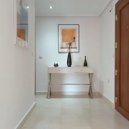 Luxury Large 2 Bedroom Apartment 10 Min Walk To Villamartin Plaza Exterior photo