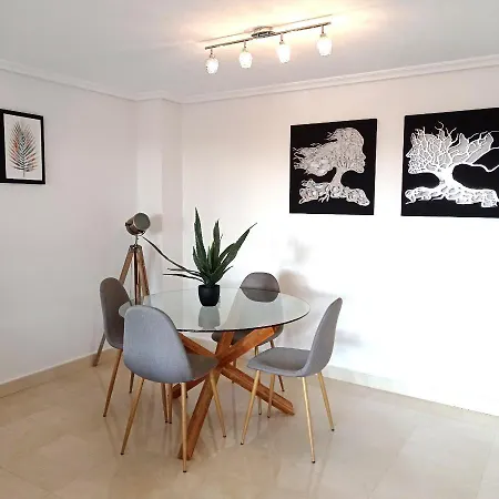 Luxury Large 2 Bedroom Apartment 10 Min Walk To Villamartin Plaza Exterior photo