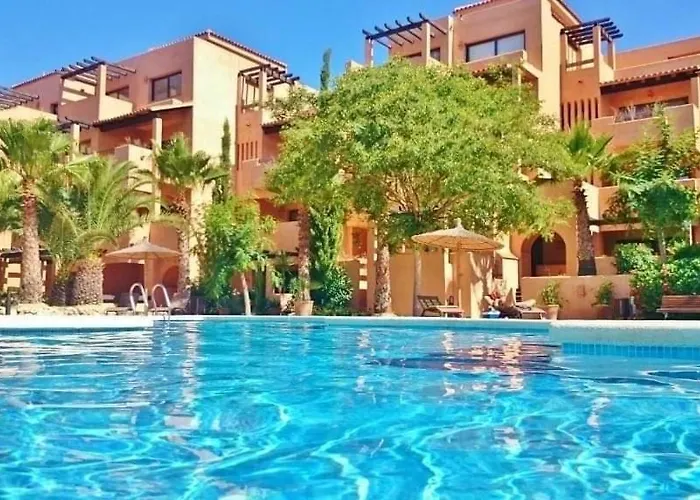 Luxury Large 2 Bedroom Apartment 10 Min Walk To Villamartin Plaza