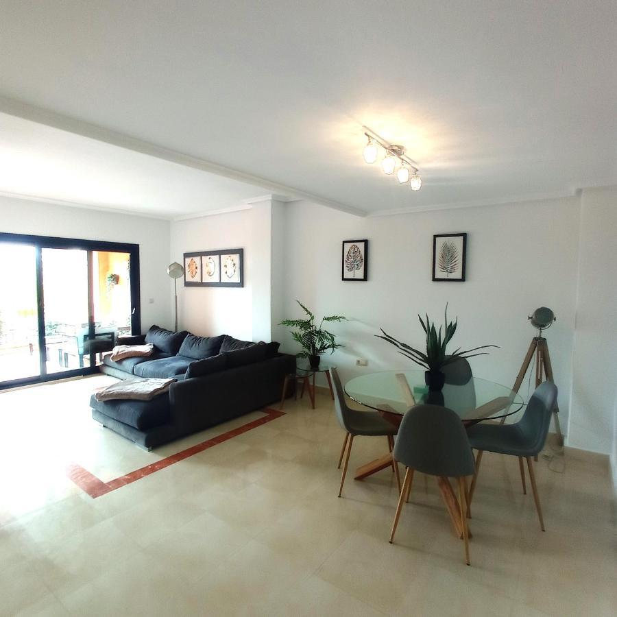 Apartment Luxury Large 2 Bedroom 10 Min Walk To Plaza